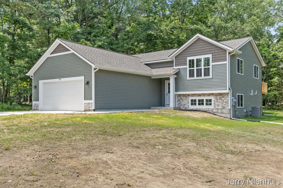 912 Blueberry Pine #35, Allegan, MI 49010 - #2