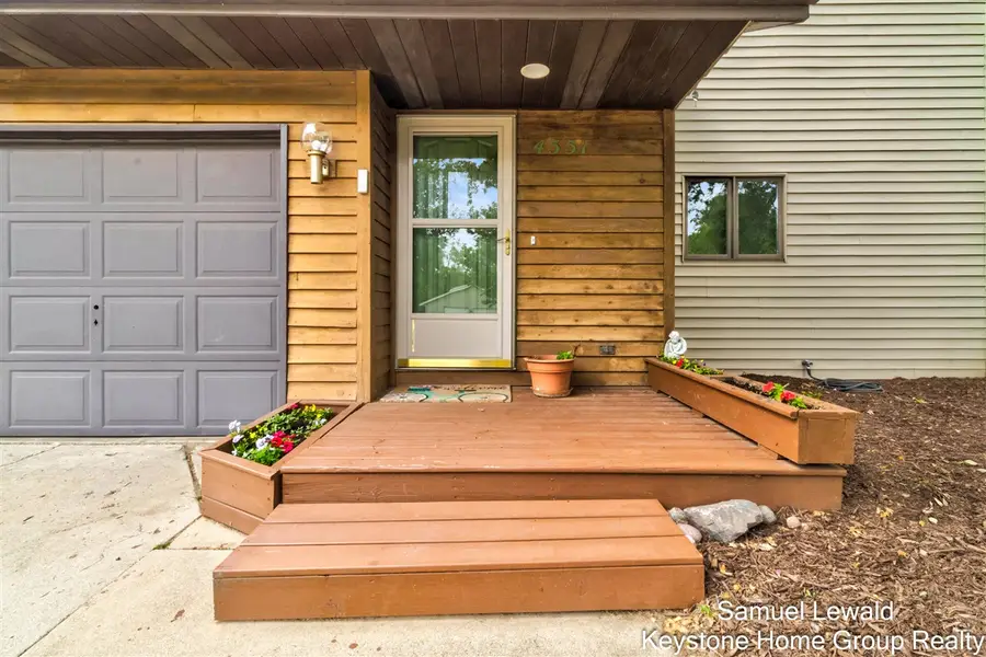 4551 Springmont, Grand Rapids, MI 49512 - #2