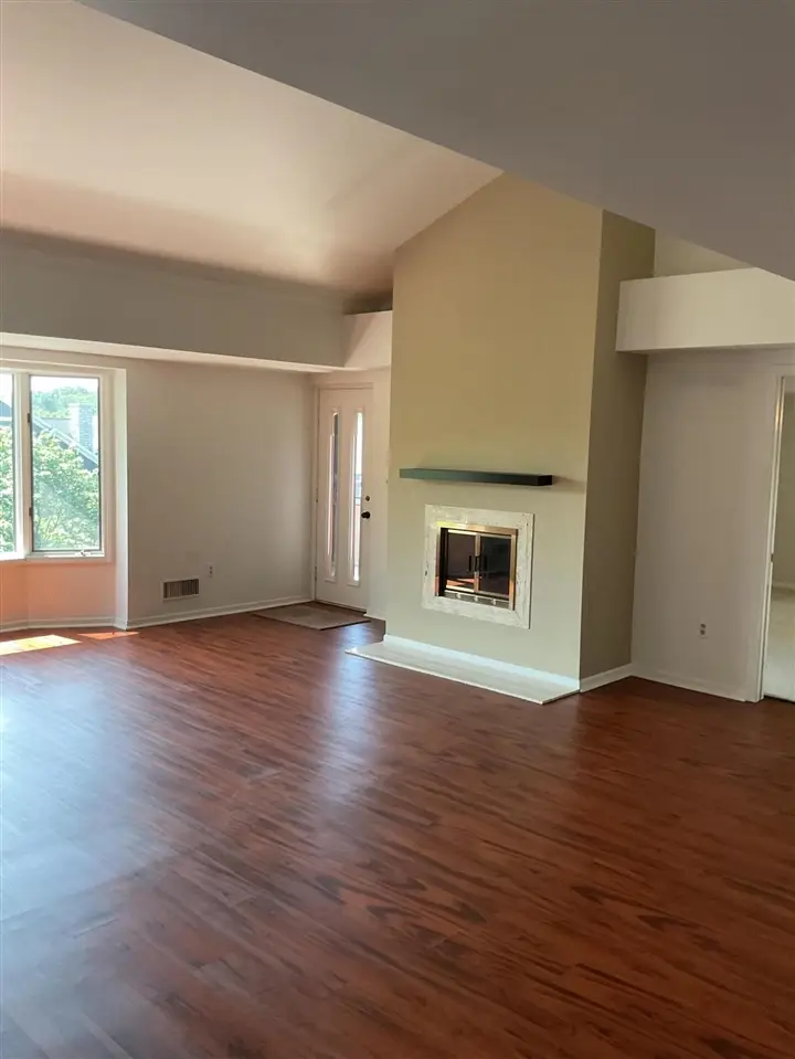 3181 Charlevoix #302, Grand Rapids, MI 49546 - #3