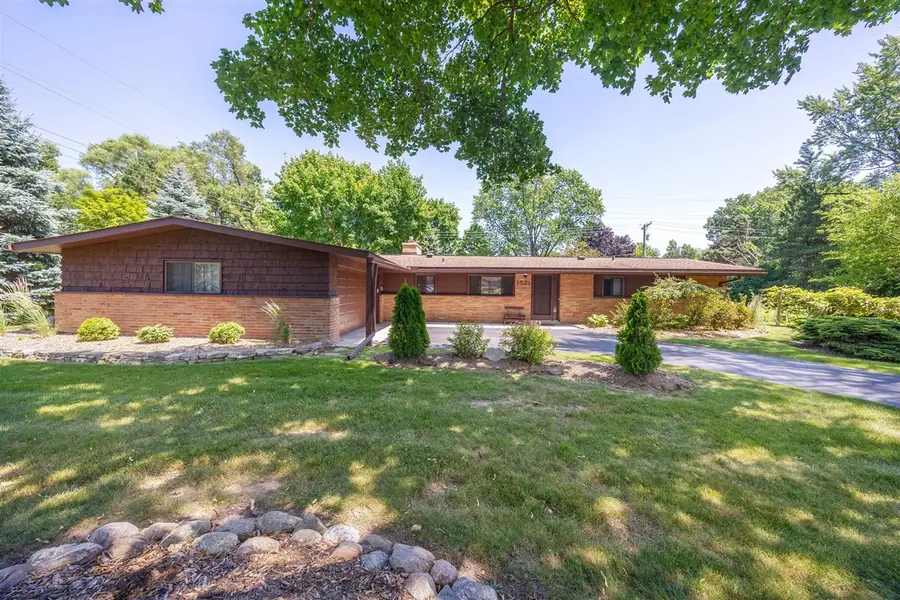1521 Ledbury, Bloomfield Township, MI 48304 - #2