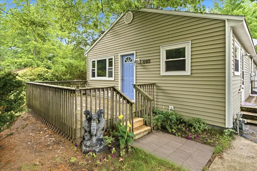 203 S Clinton, New Buffalo, MI 49117 - #2