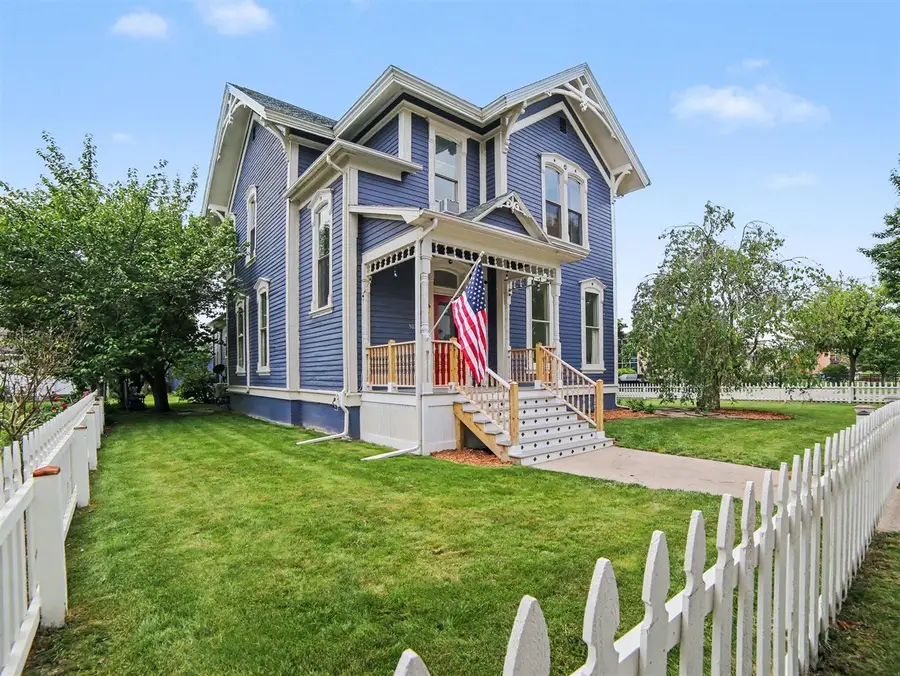 302 E Court, Ludington, MI 49431 - #3