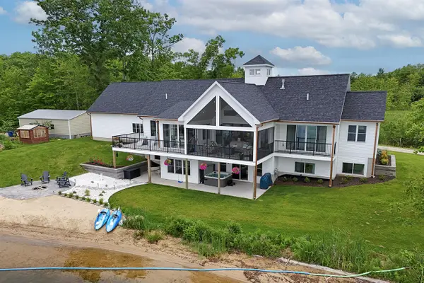 17463 E Suwanee, Howard City, MI 49329