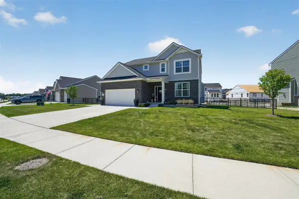 51681 Maple Leaf, Macomb, MI 48042