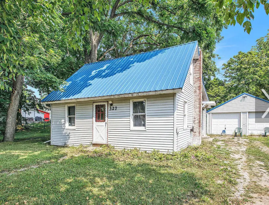 327 E Main, Vermontville, MI 49096 - #2