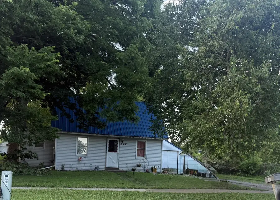 327 E Main, Vermontville, MI 49096 - #3