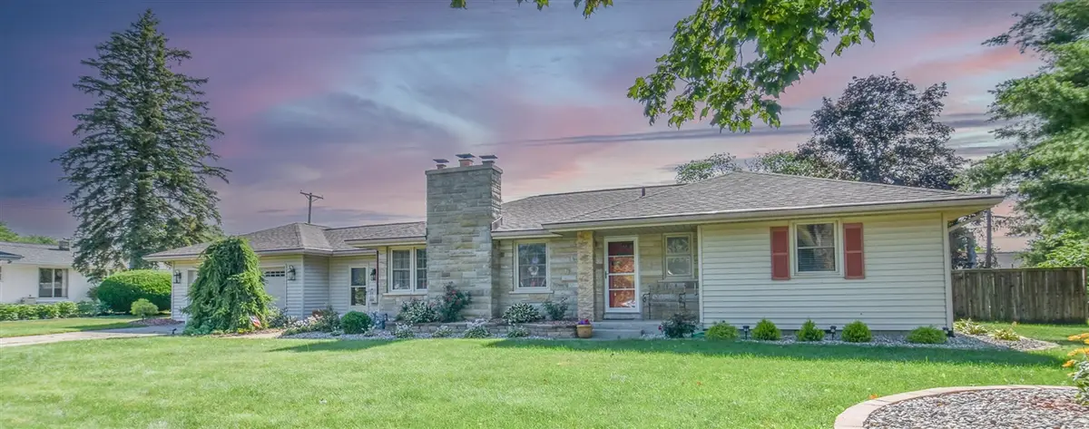 210 Maplecrest, Sturgis, MI 49091 - #1