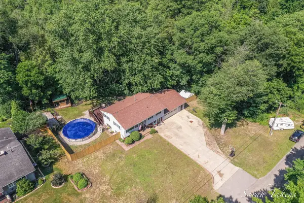 3860 E Pontaluna, Fruitport, MI 49415
