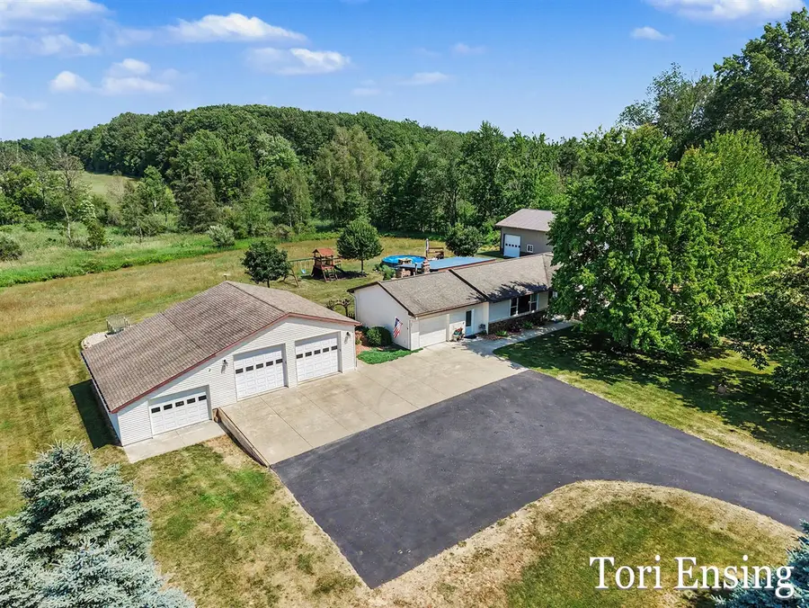481 S Nevins, Stanton, MI 48888 - #3