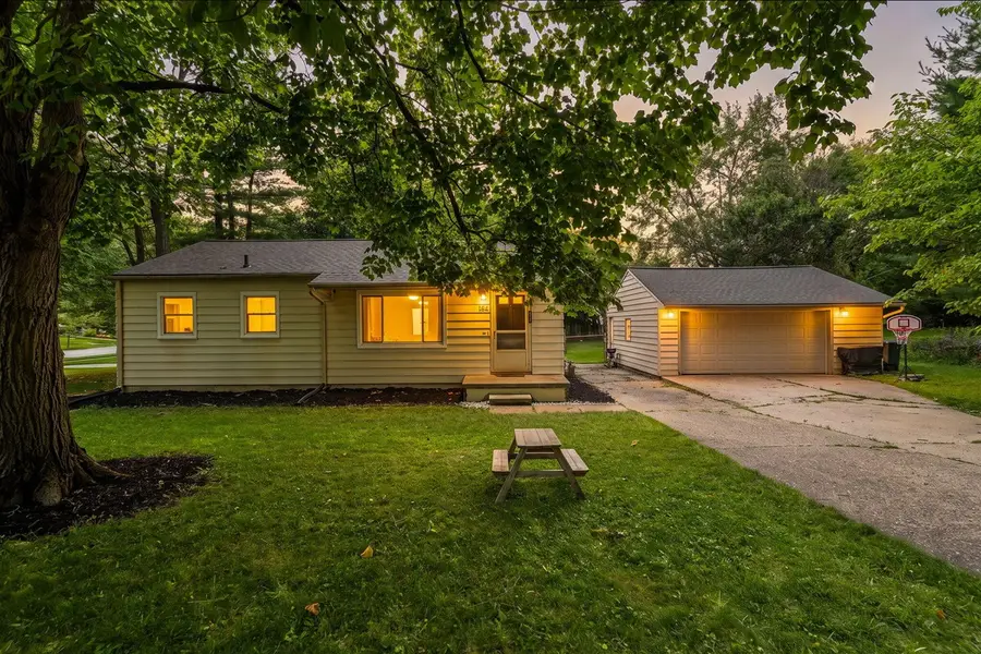 284 Highlake, Ann Arbor, MI 48103 - #2