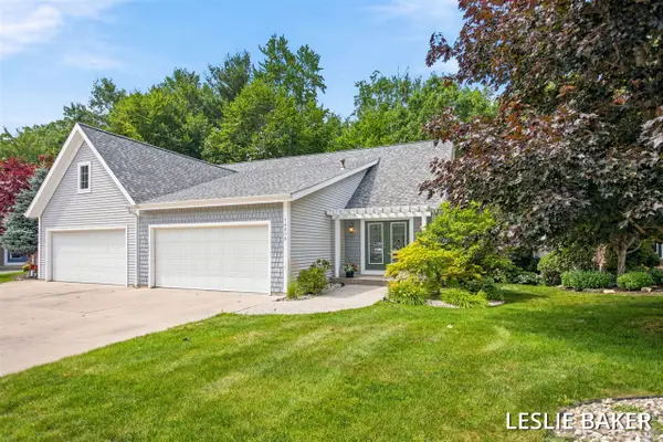 14806 Woodswalk #18, Spring Lake, MI 49456