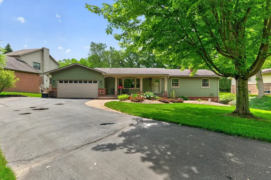 2801 N Tipsico Lake, Hartland, MI 48353 - #2