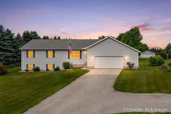 6829 12 Mile, Rockford, MI 49341