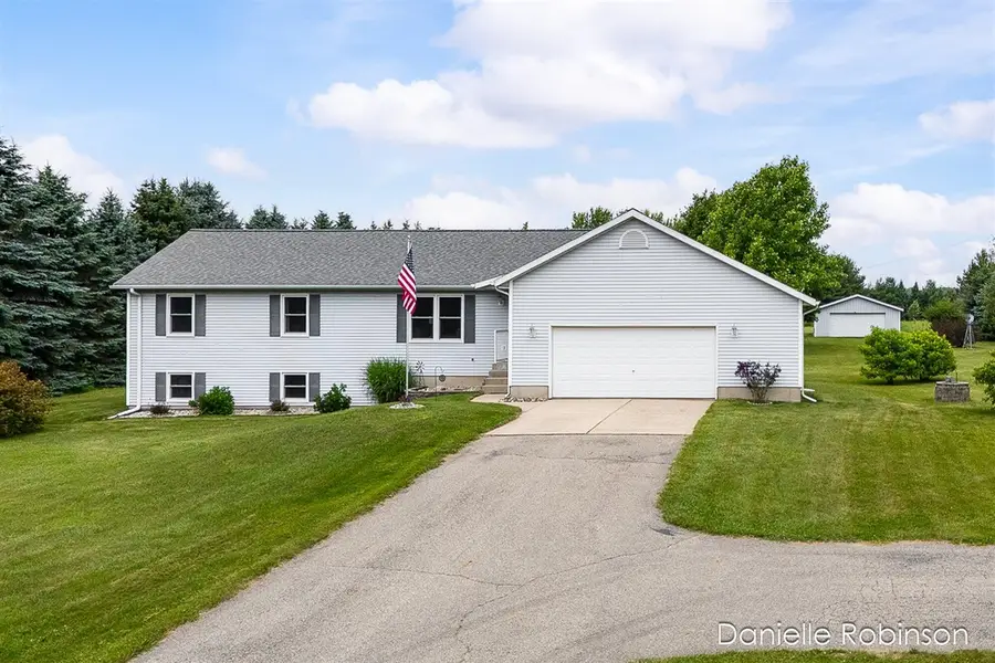 6829 12 Mile, Rockford, MI 49341 - #2