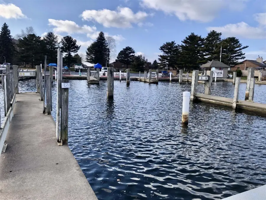 98 Harbor, Ludington, MI 49431 - #3