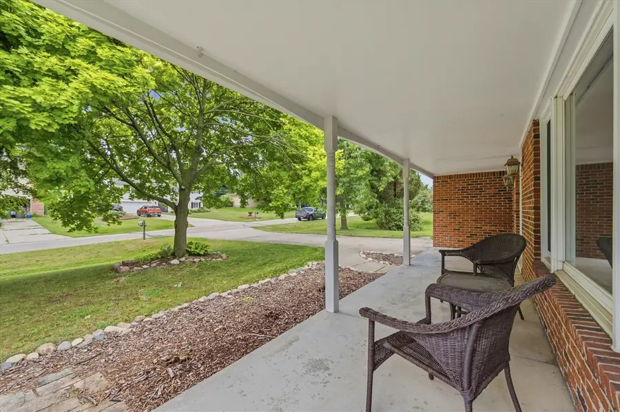 3919 Orchard View, Rochester Hills, MI 48307 - #2