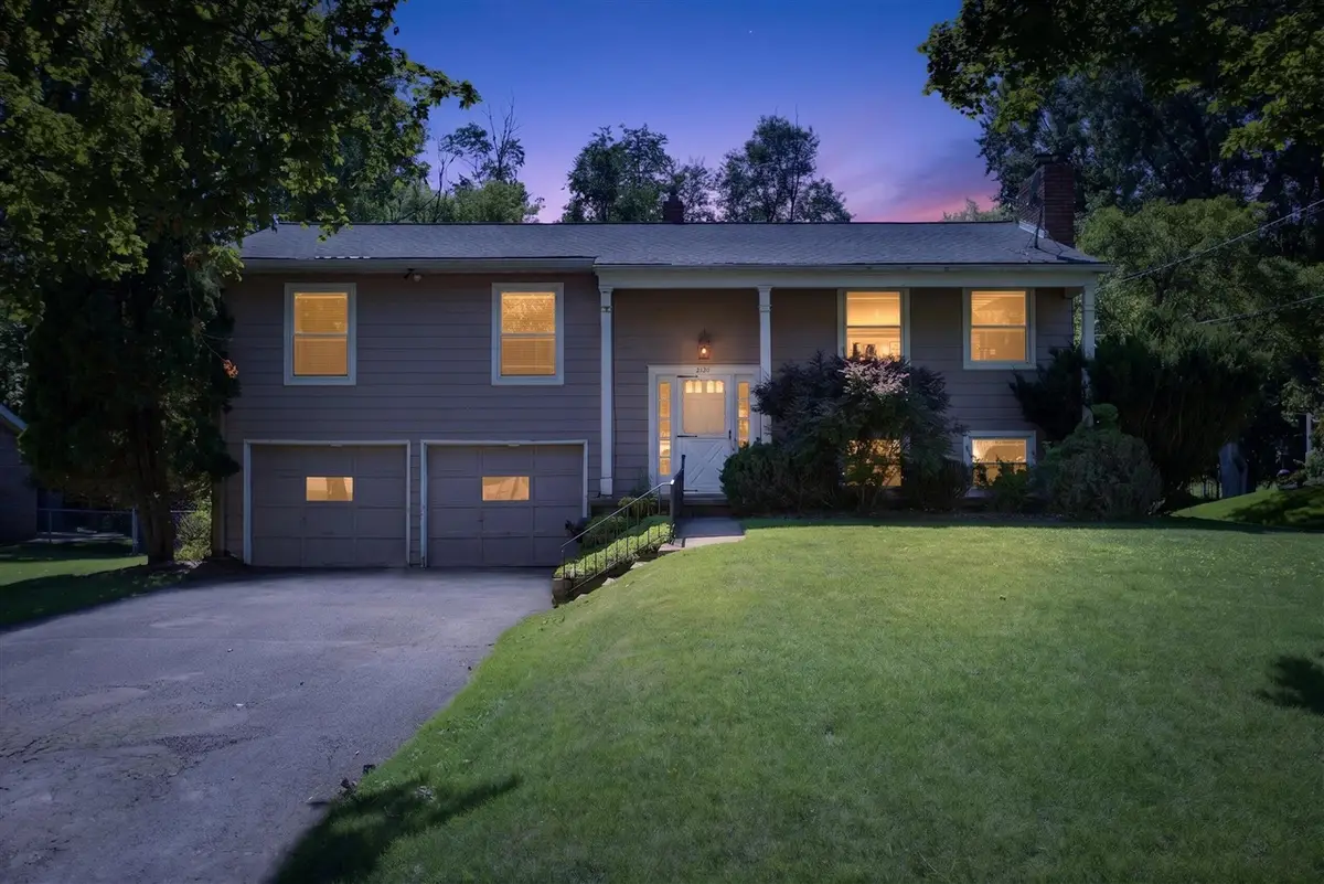 2130 Creglow, Jackson, MI 49203 - #1