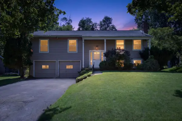 2130 Creglow, Jackson, MI 49203