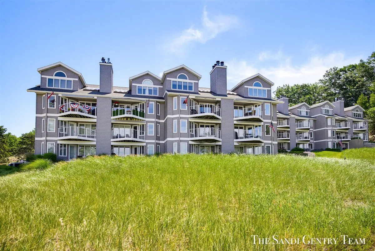 820 S Harbor #5, Grand Haven, MI 49417 - #1
