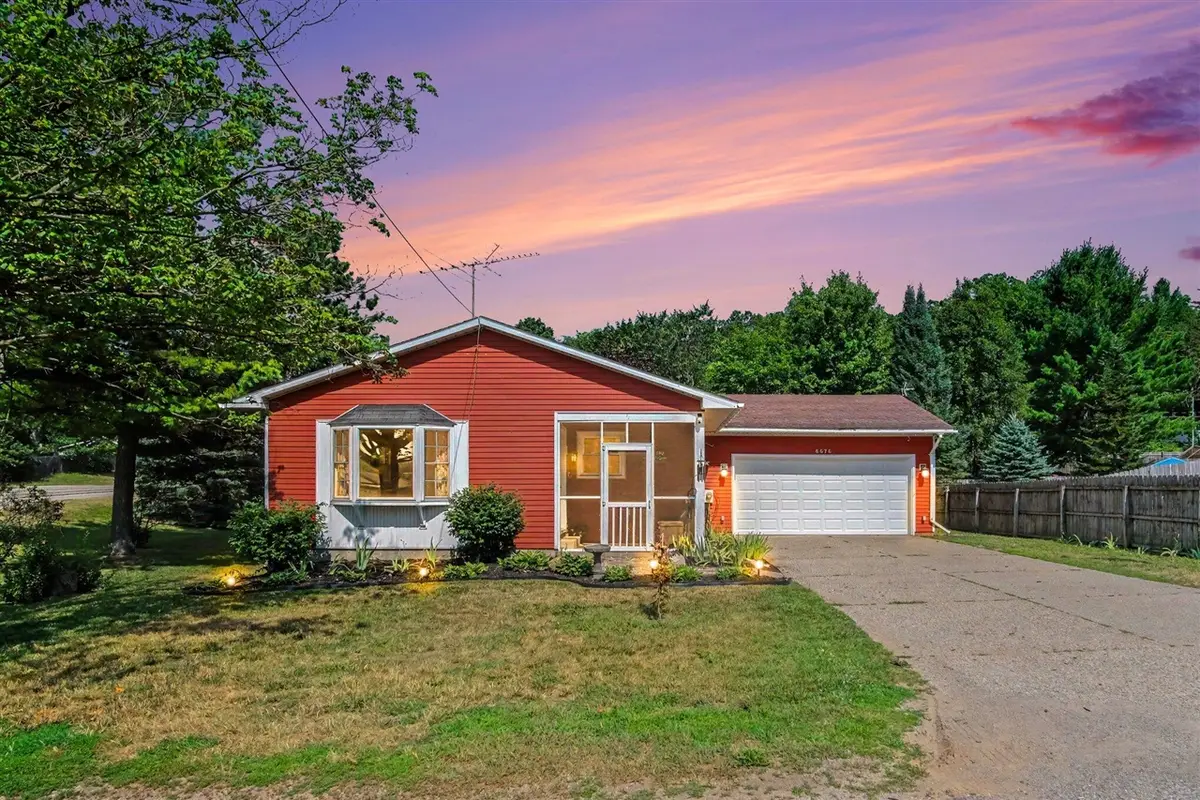 6676 Naontah, Rockford, MI 49341 - #1