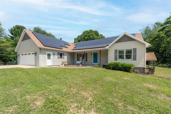 87 67th, South Haven, MI 49090