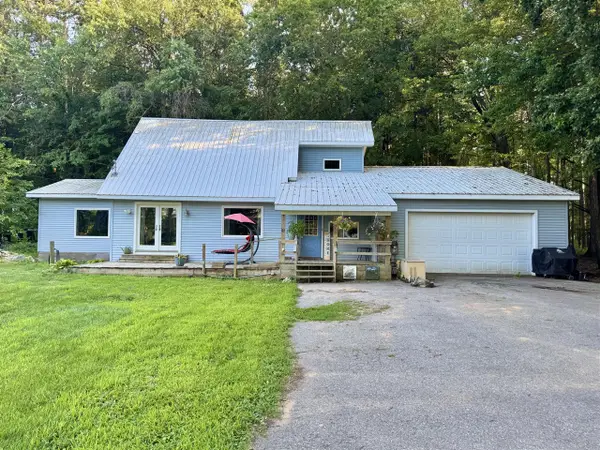 9462 E Colby, Crystal, MI 48818