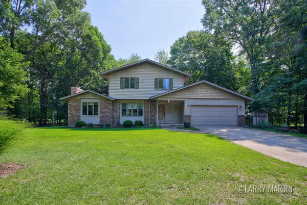 3752 Greensview, Dorr, MI 49323