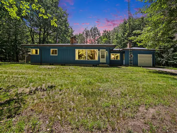 8359 W Stony Lake, New Era, MI 49446