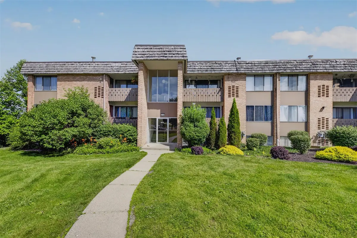 2106 Pauline #202, Ann Arbor, MI 48103 - #1