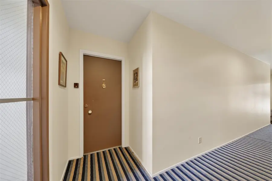 2106 Pauline #202, Ann Arbor, MI 48103 - #2