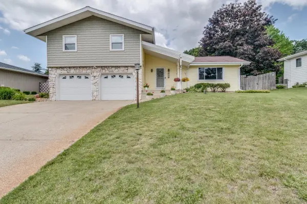 138 Grand Castle, Battle Creek, MI 49014