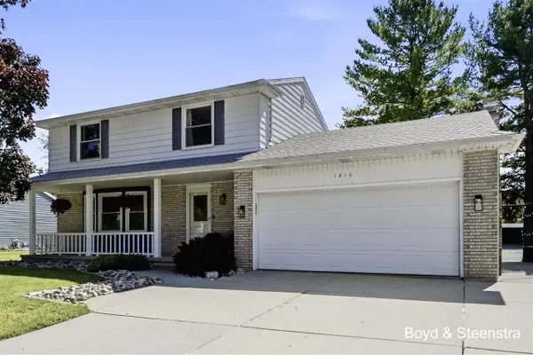 1810 Amberina, Lansing, MI 48917