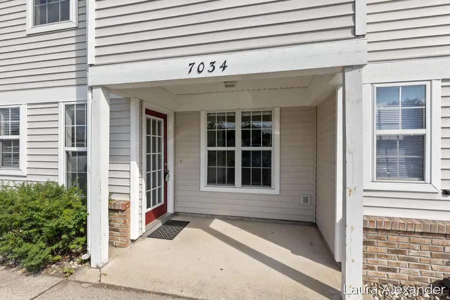 7034 S Cannon Place #29, Rockford, MI 49341 - #2