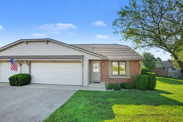 233 Parkside, Zeeland, MI 49464