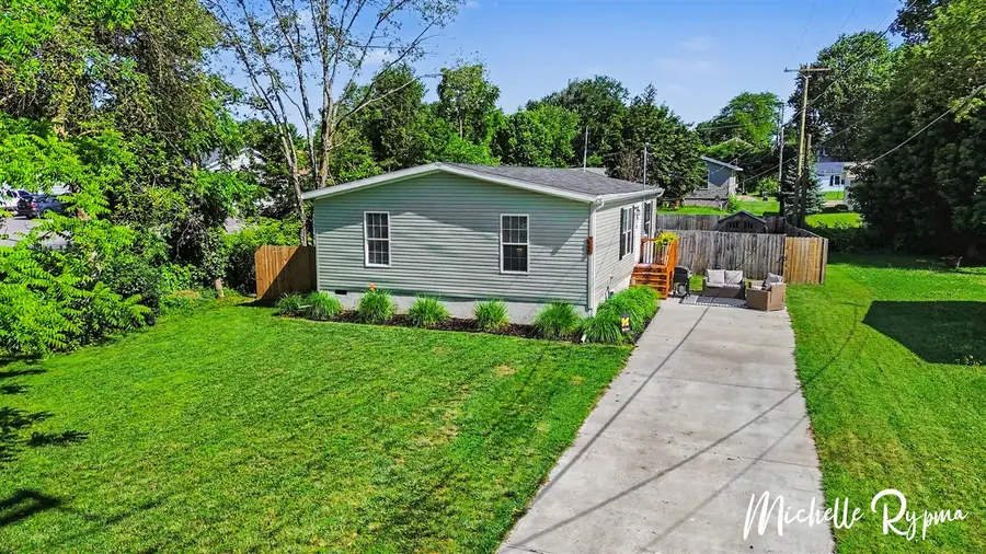 326 Walter, Fennville, MI 49408 - #2