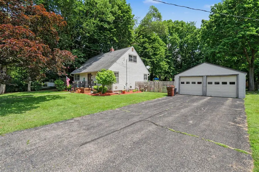 548 N Linden, Marshall, MI 49068 - #2