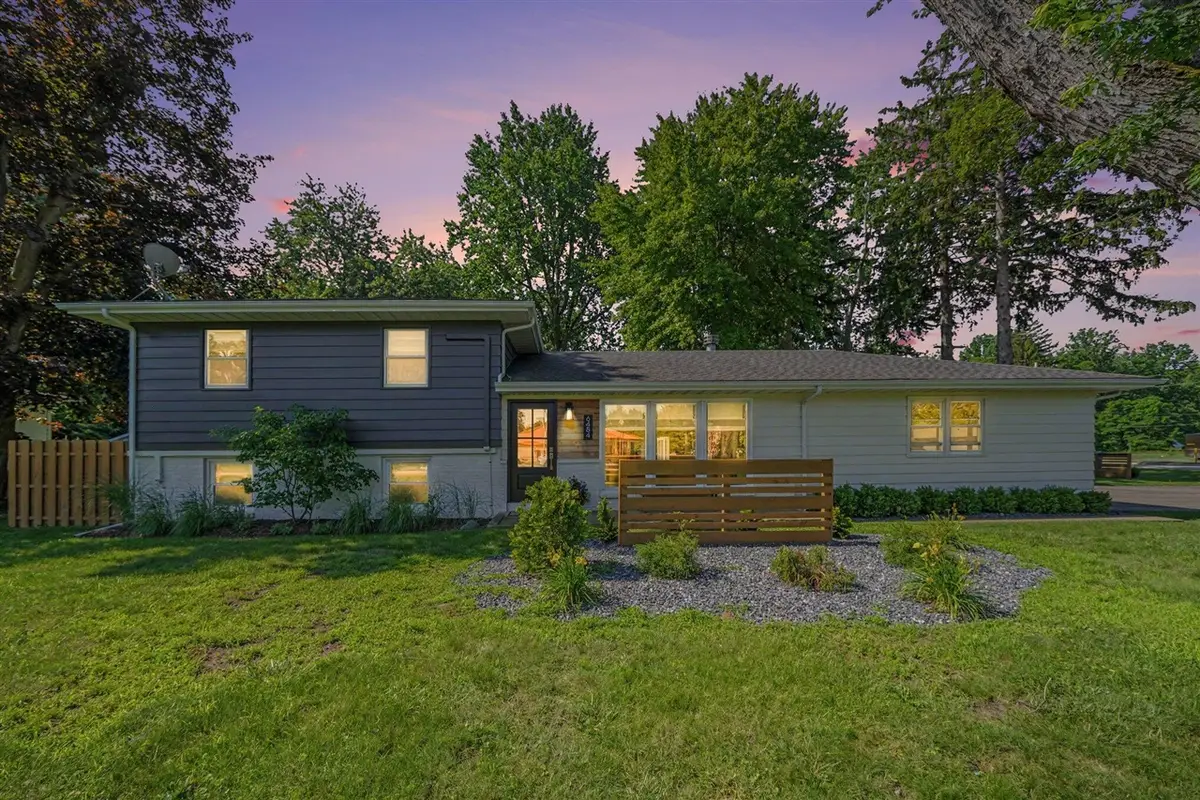 6484 Sawyer, Sawyer, MI 49125 - #1