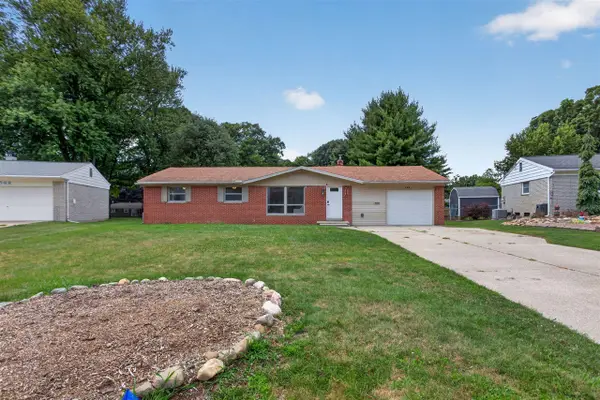 564 Birchwood, Jackson, MI 49203
