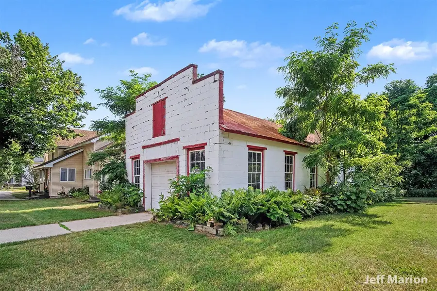 301 N Clay, Greenville, MI 48838 - #3