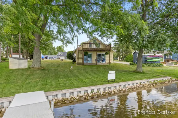 8836 W Suwanee, Howard City, MI 49329