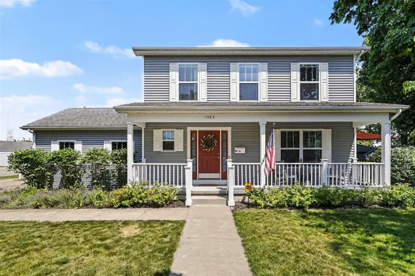1303 Forres, Saint Joseph, MI 49085