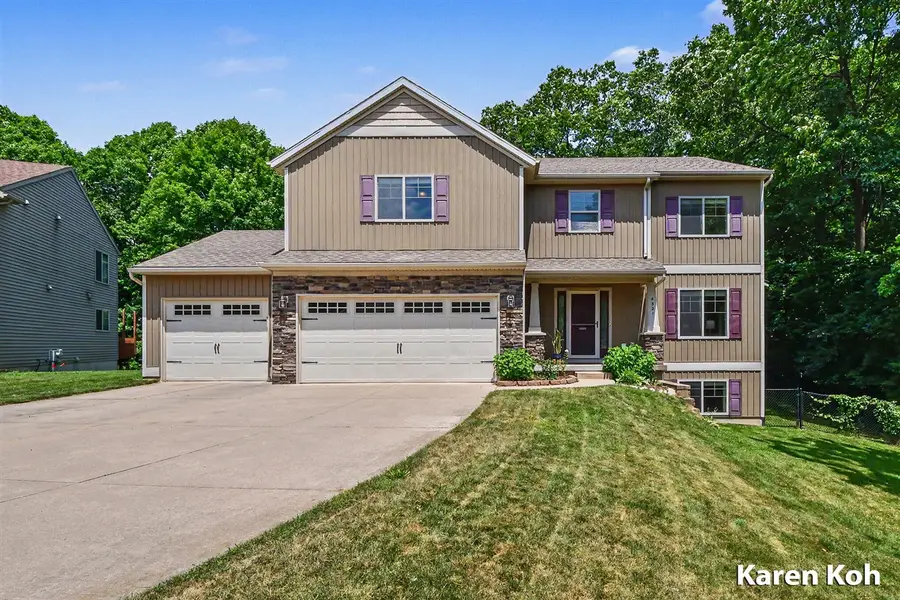 4521 Burton Forest, Grand Rapids, MI 49546 - #2