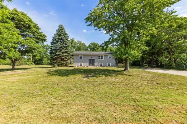 13687 New Holland, Holland, MI 49424