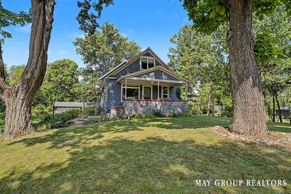 665 Honey Creek, Ada, MI 49301