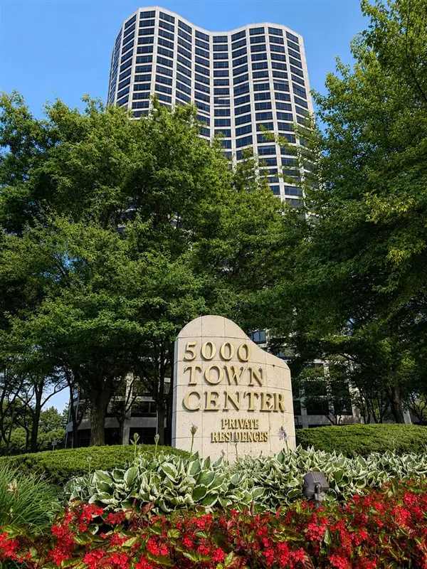 5000 Town #908, Southfield, MI 48075