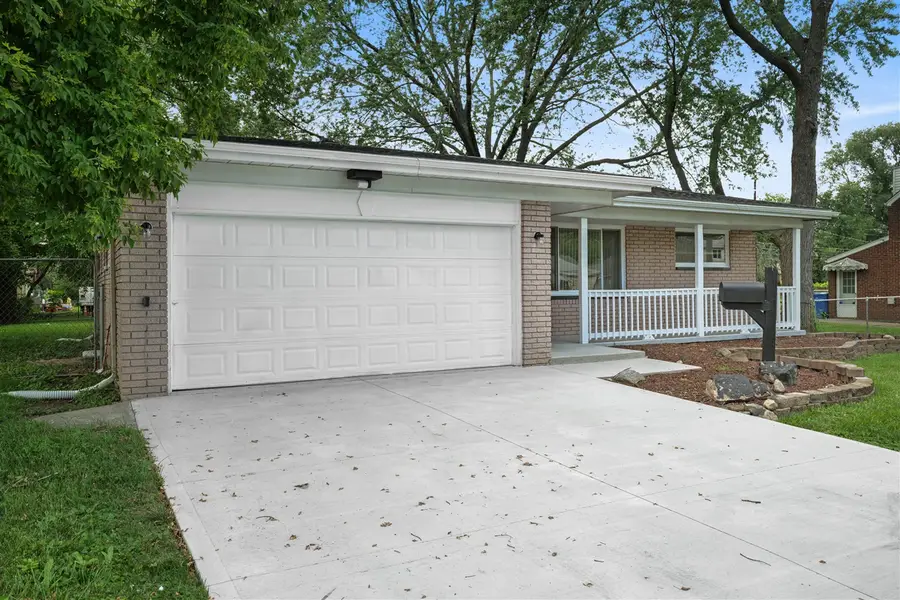 21135 La Salle, Warren, MI 48089 - #3