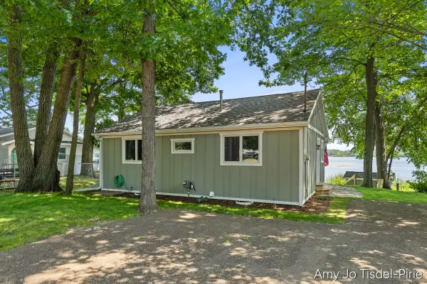 1760 S Colonel Point, Crystal, MI 48818