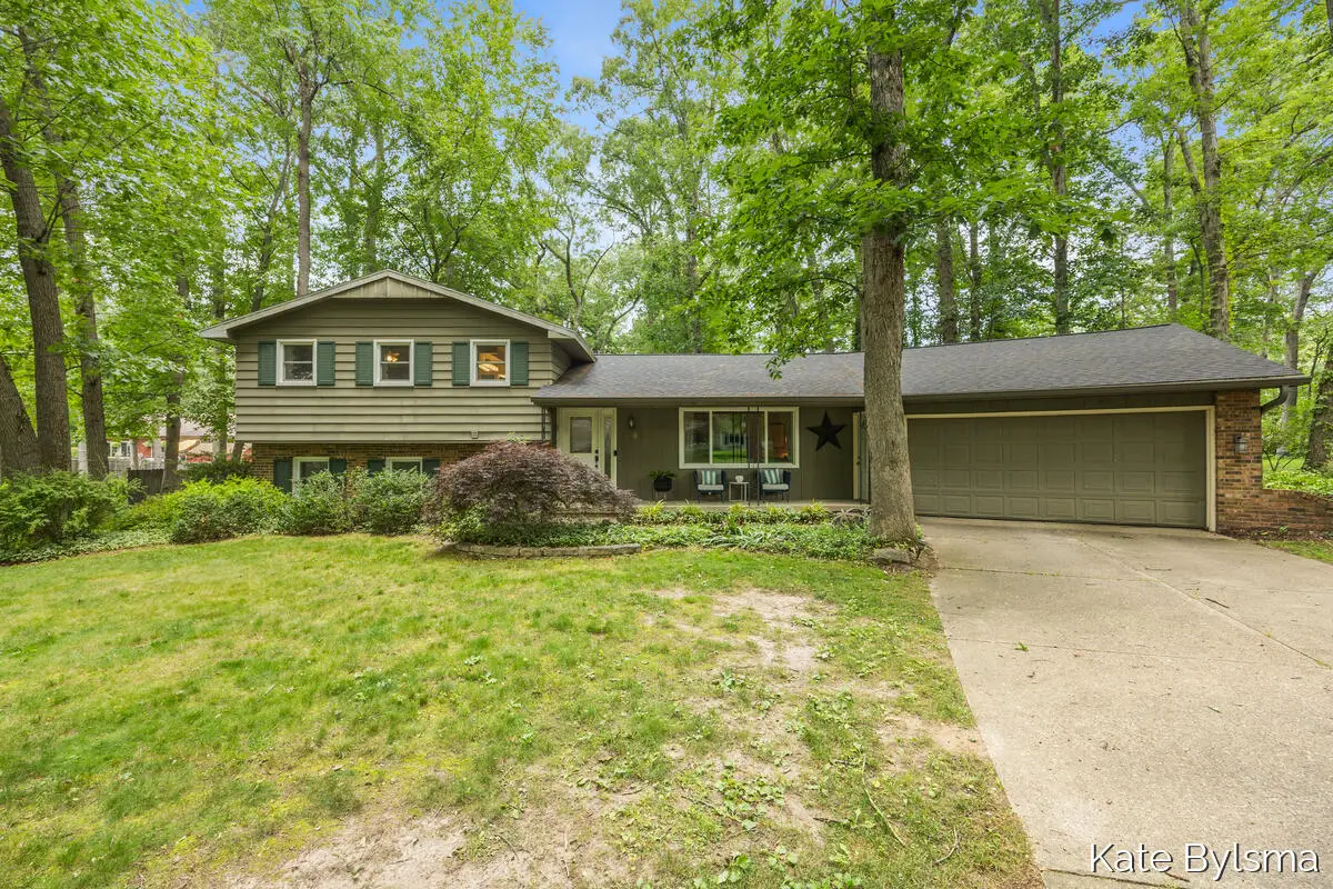 7569 Woodvale, Grand Rapids, MI 49546 - #1