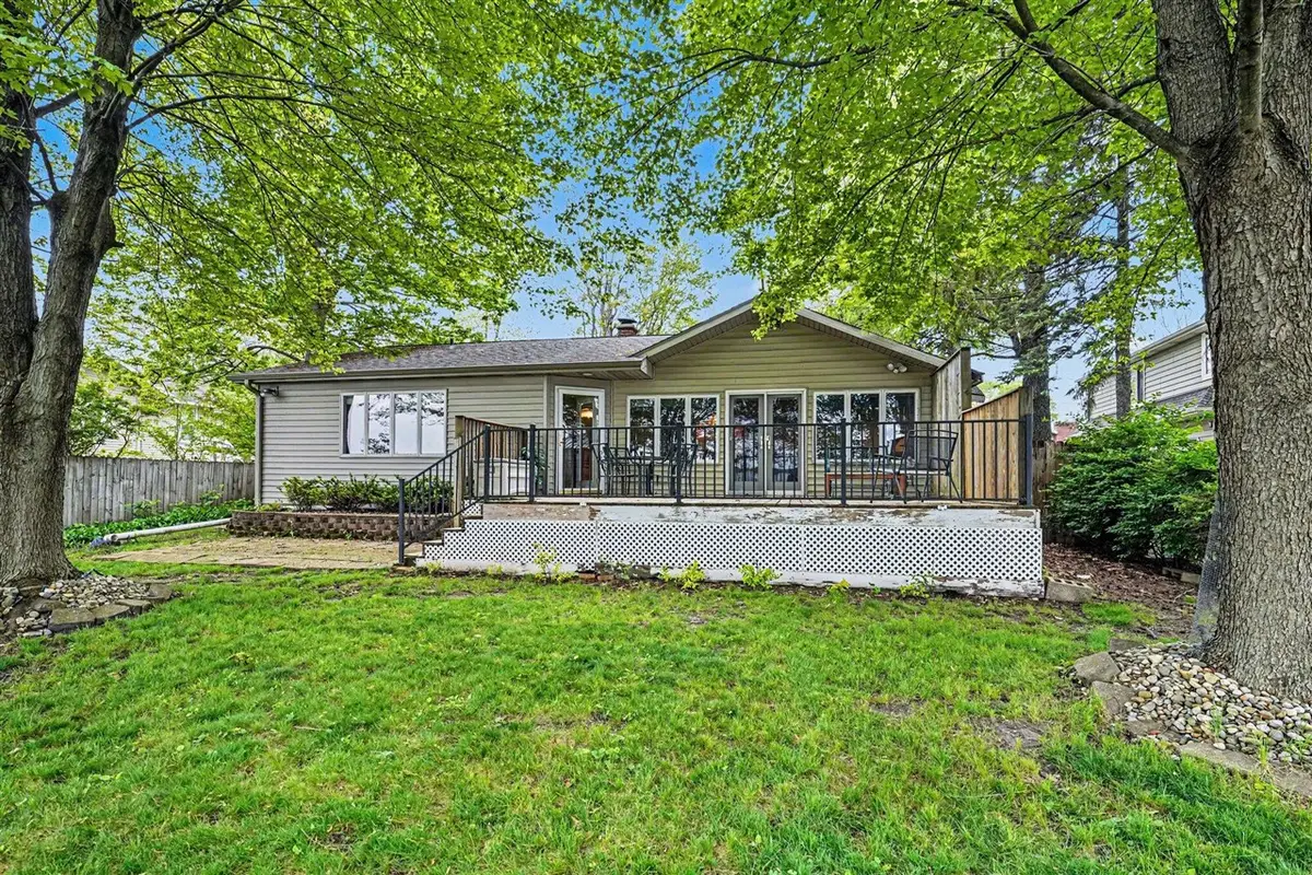 9525 Woodlawn, Portage, MI 49002 - #1