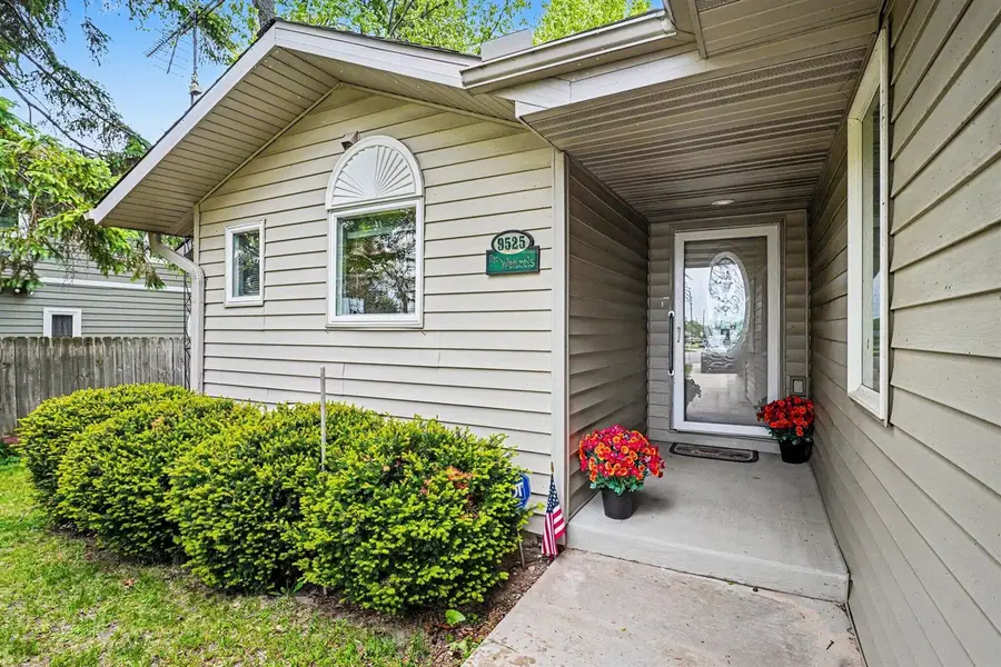 9525 Woodlawn, Portage, MI 49002 - #2